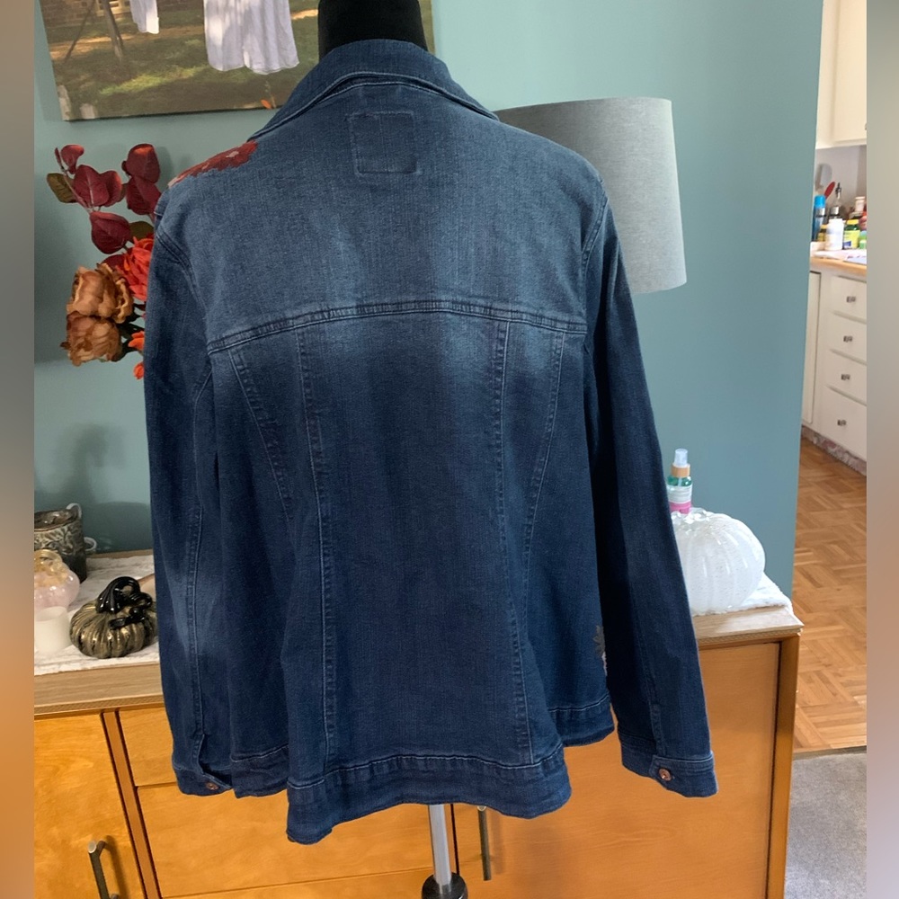 Embroidered Jean jacket - Picture 4 of 6